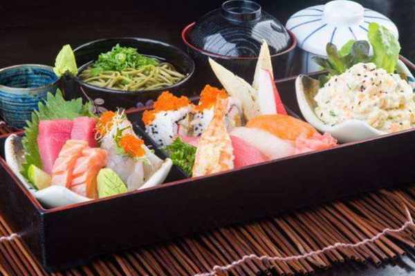 樱花屋日本料理加盟费多少钱