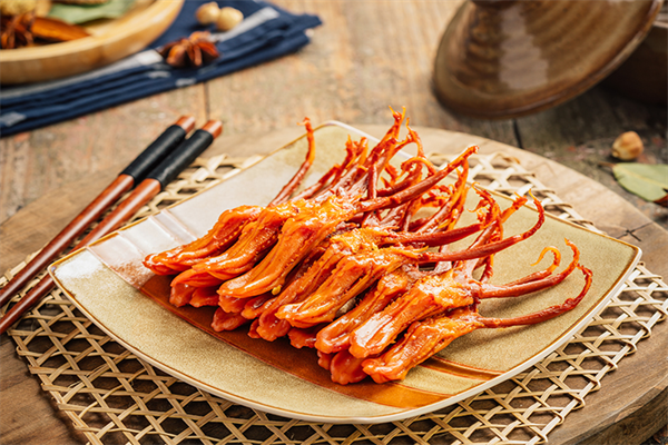 光头佬卤味加盟费是多少？80后创业者开店经历