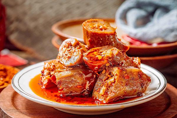 宴问卤咖官方加盟电话是多少？400电话全面开通赶紧抢占商机