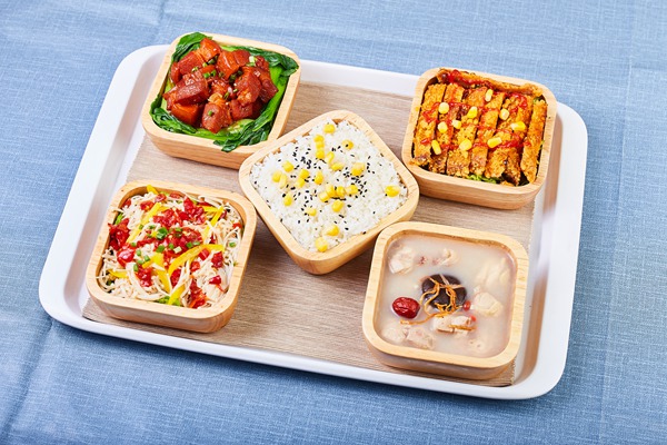 月不半川湘小碗菜加盟费及条件：月不半川湘小碗菜官网电话