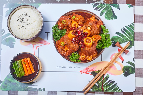 骨色骨香骨头饭加盟好不好?开店需要做哪些准备?