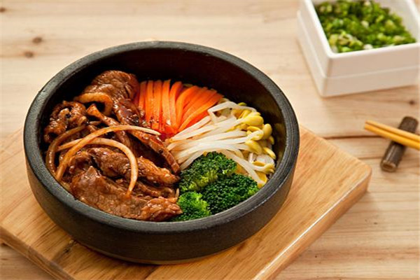 首尔石锅拌饭加盟电话：签约后多久可以开店?