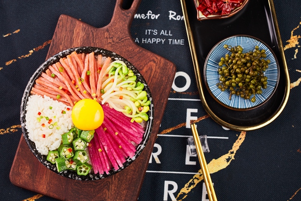 2023美食记石锅拌饭加盟价格表：县城加盟新政策