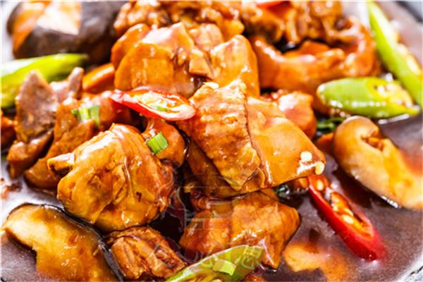 天山肴青花椒炒鸡老板是谁?加盟天山肴青花椒炒鸡费用