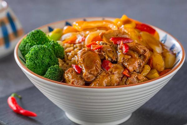 卉小卉烤肉拌饭加盟费官网：加盟卉小卉烤肉拌饭怎么样