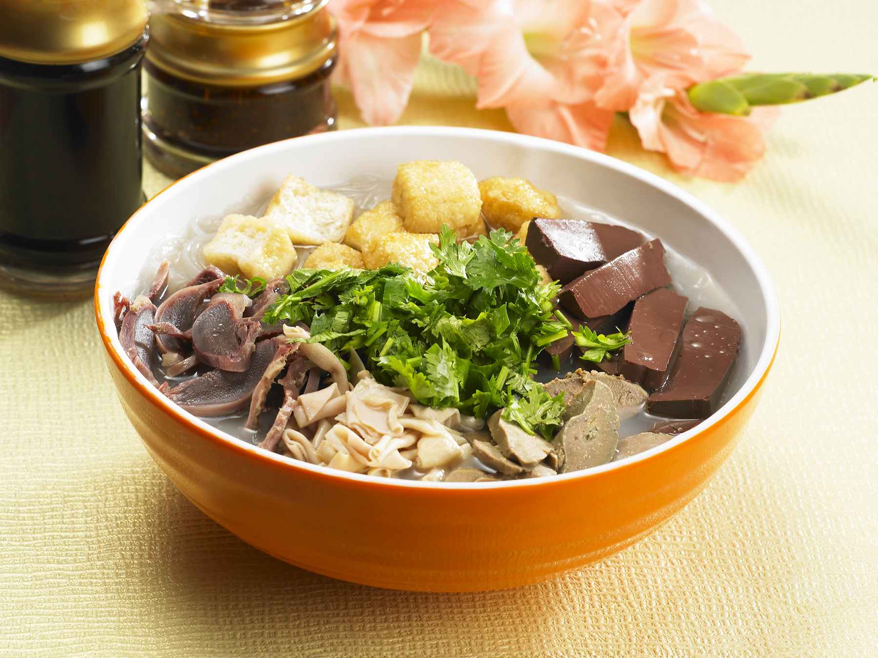 妯娌鸭血粉丝汤加盟费是多少?妯娌鸭血粉丝汤官网电话