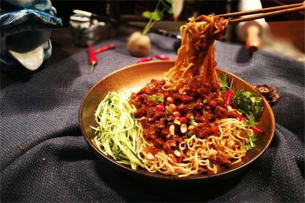 金味德牛肉拉面加盟费用多少钱？金味德牛肉拉面加盟总部电话(图2)