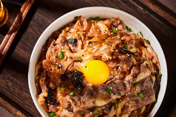 乔老妈卤肉饭加盟费多不多?10万元可以成功开店吗?(图2)