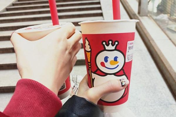 北京蜜雪冰城转让是真的吗?这些渠道申请加盟开店更便宜(图2) 北京蜜雪冰城转让是真的吗?这些渠道申请加盟开店更便宜(图2)