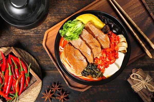 阿蔡的胖大碗小锅米线加盟费多少？加盟即享惊喜礼包(图1)