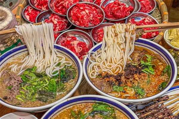 阿秋嫂生烫牛肉米线加盟费价格表2025：阿秋嫂生烫牛肉米线加盟官网电话