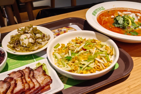 粮粮驾到中餐厅室哪里的品牌：粮粮驾到中餐厅加盟费多少