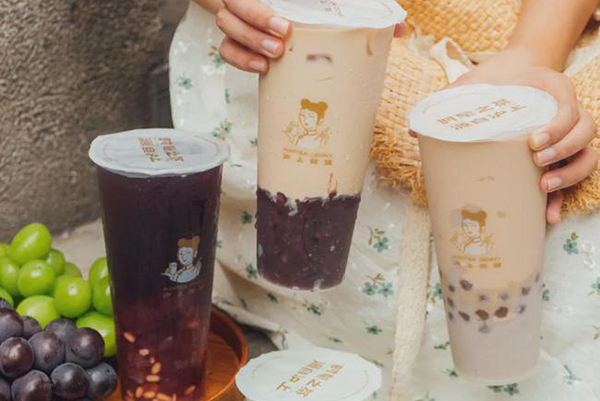 与沪上阿姨奶茶加盟，共创成功财富！