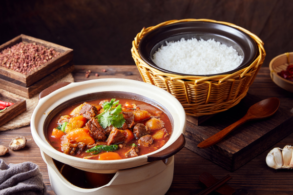 钱小匠爆汁牛肉饭加盟费多少钱?钱小匠爆汁牛肉饭怎么加盟?(图2) 钱小匠爆汁牛肉饭加盟费多少钱?钱小匠爆汁牛肉饭怎么加盟?(图2)